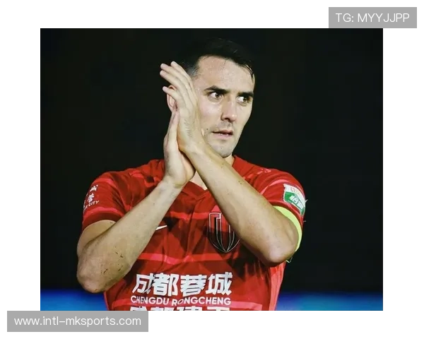 年轻球员周定洋特写:从深圳新鹏城到中超中场的成长路径 年轻球员周定洋特写:从深圳新鹏城到中超中场的成长路径