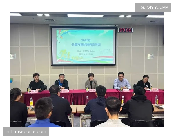 报道:针对本轮一次争议判罚,裁判委员会公开了VAR录音片段